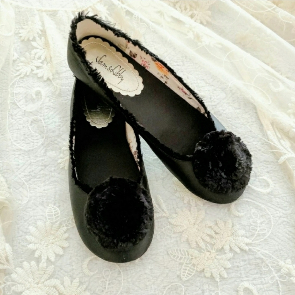 Sam & Libby Pom Pom Ballet Flat Black Size 7